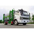 Cargando camiones de recolección de basura de camiones de basura de carga de basura